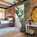 Villa Entire Interwar Grabyte By Pine Forest On The Bank Of The River- 8min By Car From Old Town Kaunas