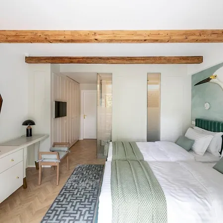 Villa Entire Interwar Grabyte By Pine Forest On The Bank Of The River- 8min By Car From Old Town