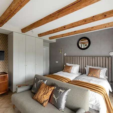 Entire Interwar Grabyte By Pine Forest On The Bank Of The River- 8min By Car From Old Town *