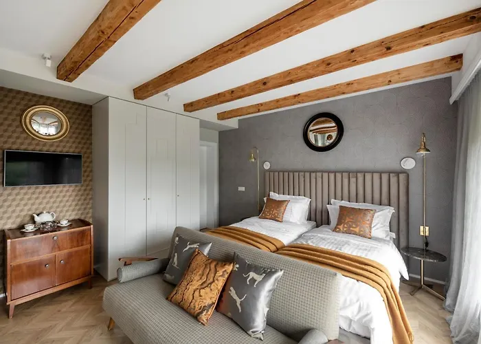 Entire Interwar Grabyte By Pine Forest On The Bank Of The River- 8min By Car From Old Town *