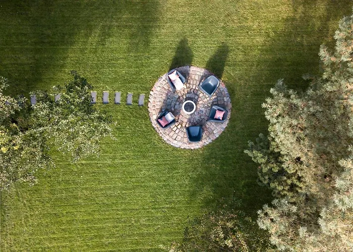 Entire Interwar Grabyte By Pine Forest On The Bank Of The River- 8min By Car From Old Town *